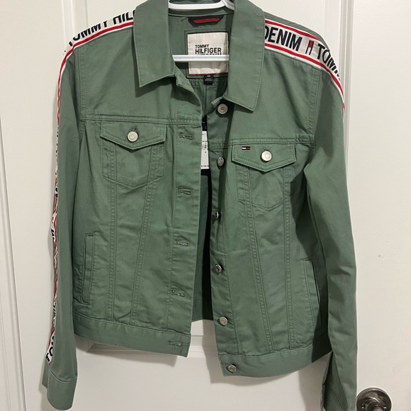 BRAND NEW WITH TAG TOMMY HILFIGER DENIM JACKET - Picture 2 of 8